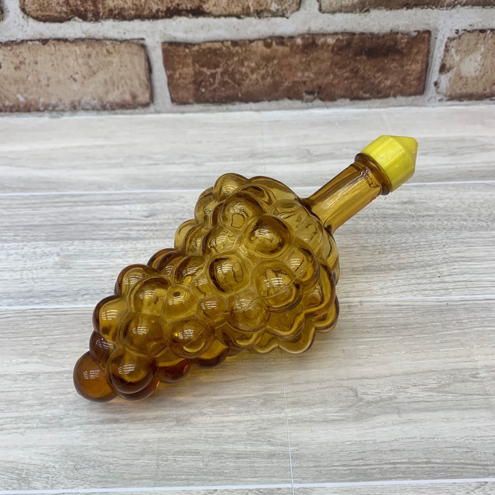 Amber Glass Grape Cluster Decanter Bottle with Yellow Stopper‎ Novelty Barware